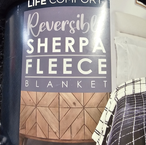 Life Comfort queen-size sherpa fleece blanket - Picture 2 of 5